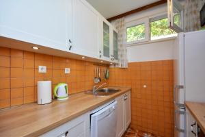 Seaside holiday house Rastici, Ciovo - 18478