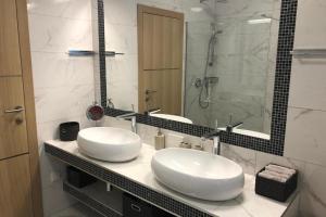 Family-friendly apartments with swimming pool Mandre, Pag - 24196