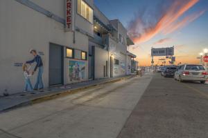 Balboa Island Cottage Air Conditioning Ferry Close
