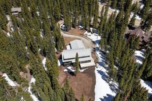 Two Mile Pines Luxe 5BR Forest Retreat