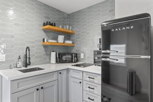 Balboa Island Cottage Air Conditioning Ferry Close