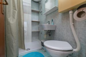 Apartments and rooms by the sea Brela, Makarska - 24416