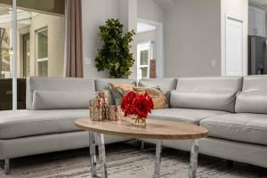 Disney Vacation Villa | Pool • BBQ • Resort Clubhouse