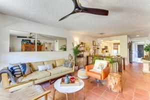 2 Mi to Dtwn Palm Springs Mtn-View Condo with Pool