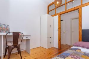 Apartments with parking space Sibenik - 24466