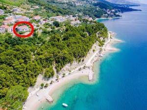 Apartments by the sea Brela, Makarska - 24541 