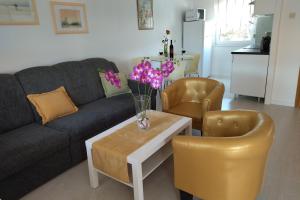 Apartments with parking space Rogoznica - 24546