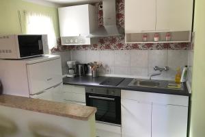 Apartments with parking space Rogoznica - 24546