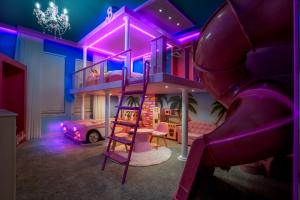 Game Room, Themes, View of Fireworks, Dogs OK