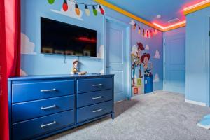 Game Room, Themes, View of Fireworks, Dogs OK