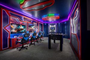 Game Room, Themes, View of Fireworks, Dogs OK