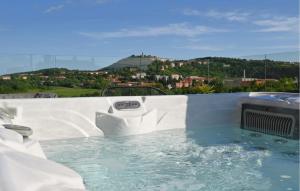 Villa Carbon Residence