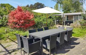 Amazing Home In Glesborg With Wifi