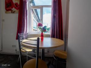 Newlands Lodge Deluxe Family Room 2