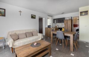 Nice Apartment In Barbat With Wifi 