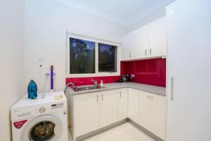Stylish 4BR Home in the Heart of Glen Waverley