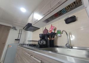 Apartaestudio-1Piso-7 min centro comercial titan