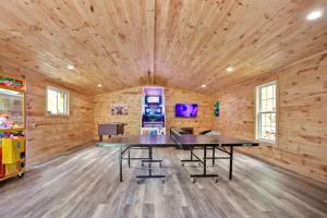 Family Cabin full bath