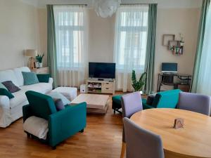 Balconies above colonnade