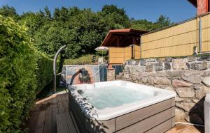 Amazing Home In Solto Collina Bg