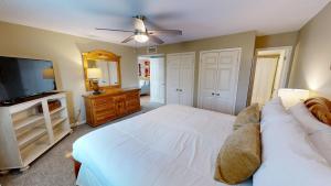 Dolphin Point 306C- by Holiday Isle Properties
