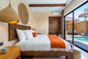 Nawasena Villa A - Dreamy Earthy Villa, 1 km to Beach in Hip Pererenan