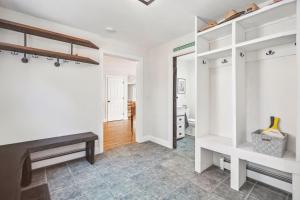 Long John Landing - Heart of Rye - Near Beach