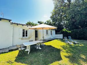 Maisons de vacances Maison a Fouras pour 2-3 pers avec grand jardin - FR-1-709-99 : photos des chambres