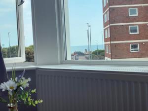 A-N-G Apartments - Parking EV 22kW by the Beach, Canoe Lake & South Parade Pier