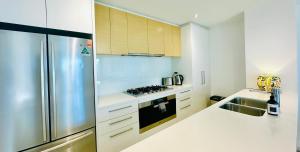 Prima Tower- Penthouse Style Super-sized Apartment with Stunning Views