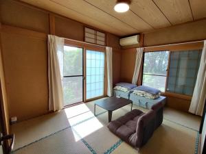 Traditional 2-Story Japanese Home Near Narita
