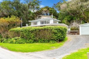 Heron's Hideaway - Snells Beach Holiday Home