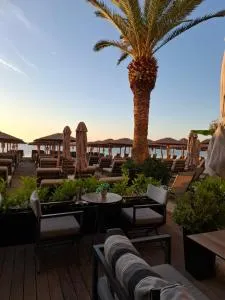 Ξενοδοχείο Αύρα (Hotel Avra)
