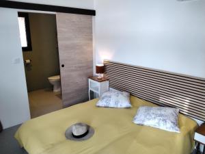 Maisons de vacances L Essentiel Studio climatise A pied Riviere, Marche,Voie Verte : photos des chambres