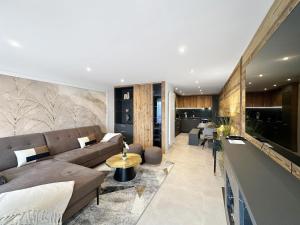 Alpine Pearl - Panoramic Mountain Views - Aminona