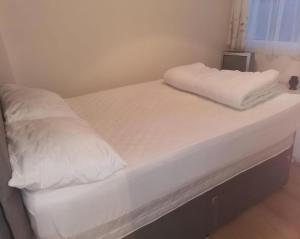 Lovely Chalet In The Isle Of Wight, Sleeps 6 Ref 97009S