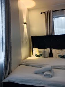 Relax crib Membly Estate OJ