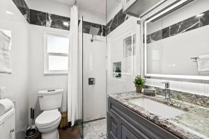 2BR Luxury Getaway Mins to Beach Arcade & Games