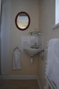 Double Room with Private Bathroom room in Kingsleigh Guest House