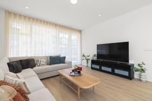 Your Perfect Oasis with Large Porch & Scenic Views