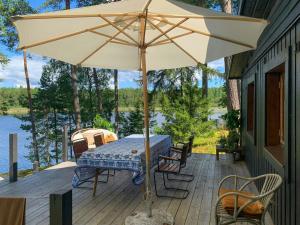 Lakeside Cottage With Pier And Sauna In Spillersboda
