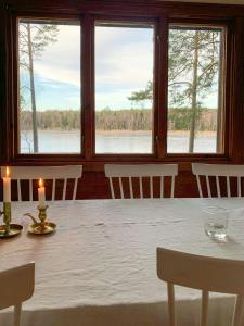 Lakeside Cottage With Pier And Sauna In Spillersboda