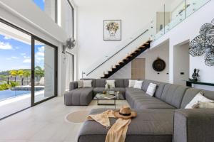 Luxury 5 Bedroom Modern Villa! KBR17