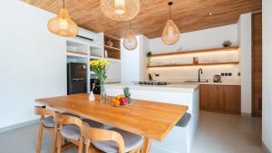 Loona Palm Villas by Villa Finder