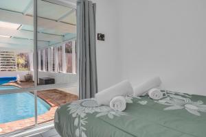 The Pool House in Tura