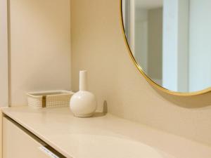 Short-term rental 3Room 2Bath Luxury apt #Dressroom #King-size bed