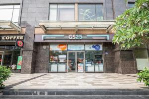 Functional Studio Saigon Royal Hana Apart