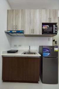 US Embassy & Bay Views at Grand Riviera with WiFi