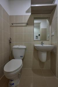 US Embassy & Bay Views at Grand Riviera with WiFi