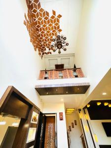 Taraangan Luxurious Mountain View Villa With Huge Pool And Lawn Area